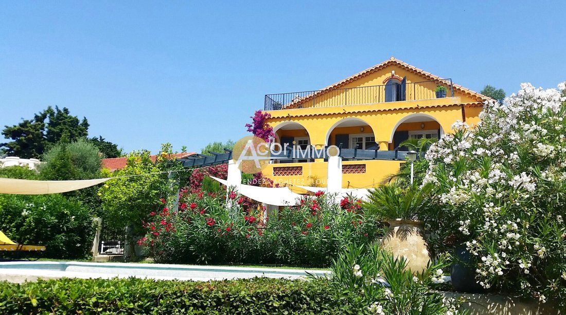 House in Bandol, Provence-Alpes-Côte d'Azur, France 1 - 16579733