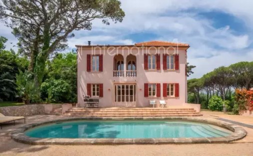 House in Zone Ouest Urbaine, Saint-Tropez, France 1