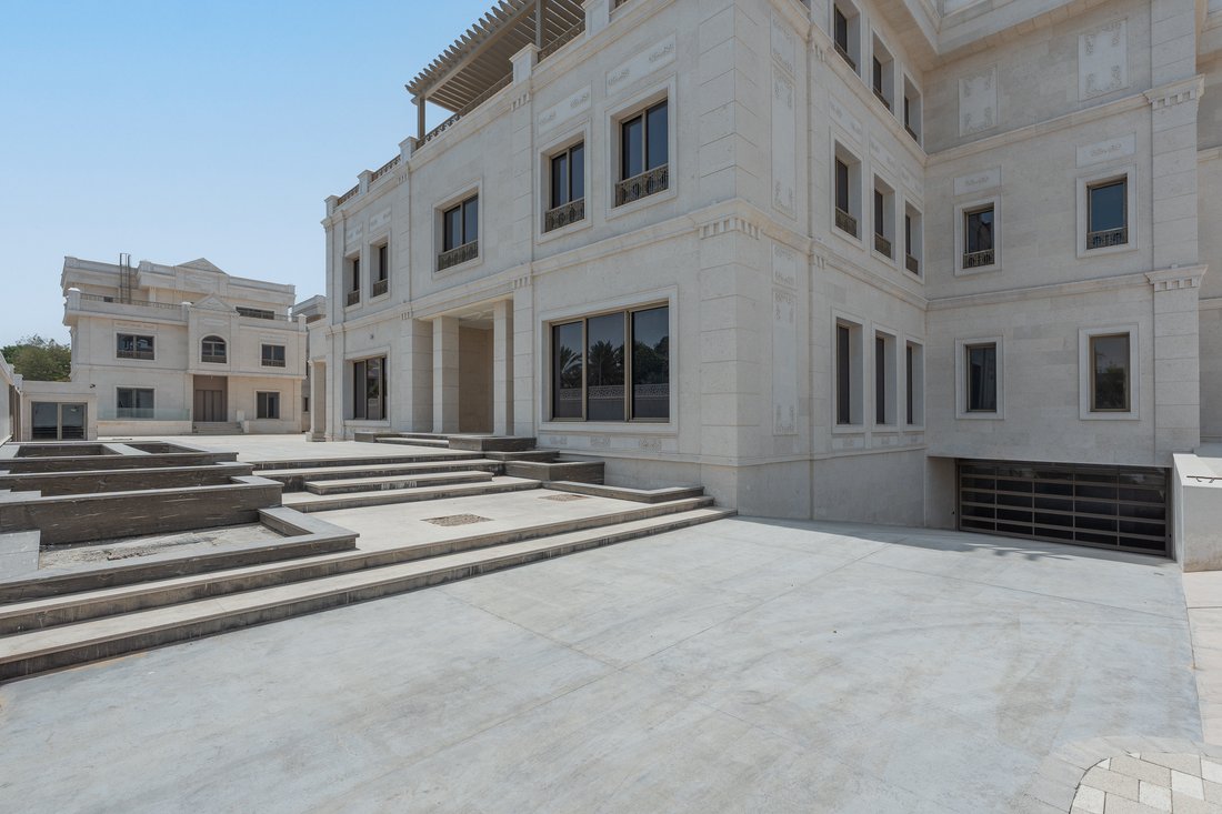 Estate in Rabdan, Abu Dhabi Emirate, United Arab Emirates 2 - 18624820