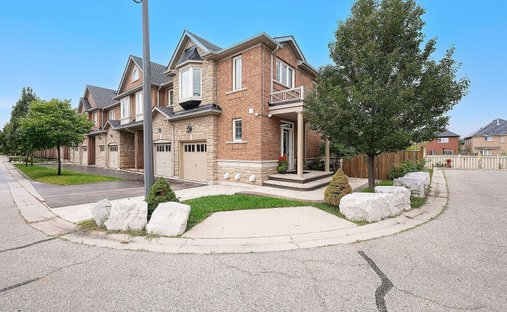 Townhouse in Milton, Ontario, Canada 1