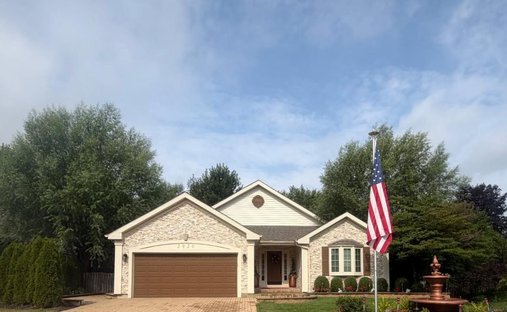 House in Lindenhurst, Illinois, United States 1