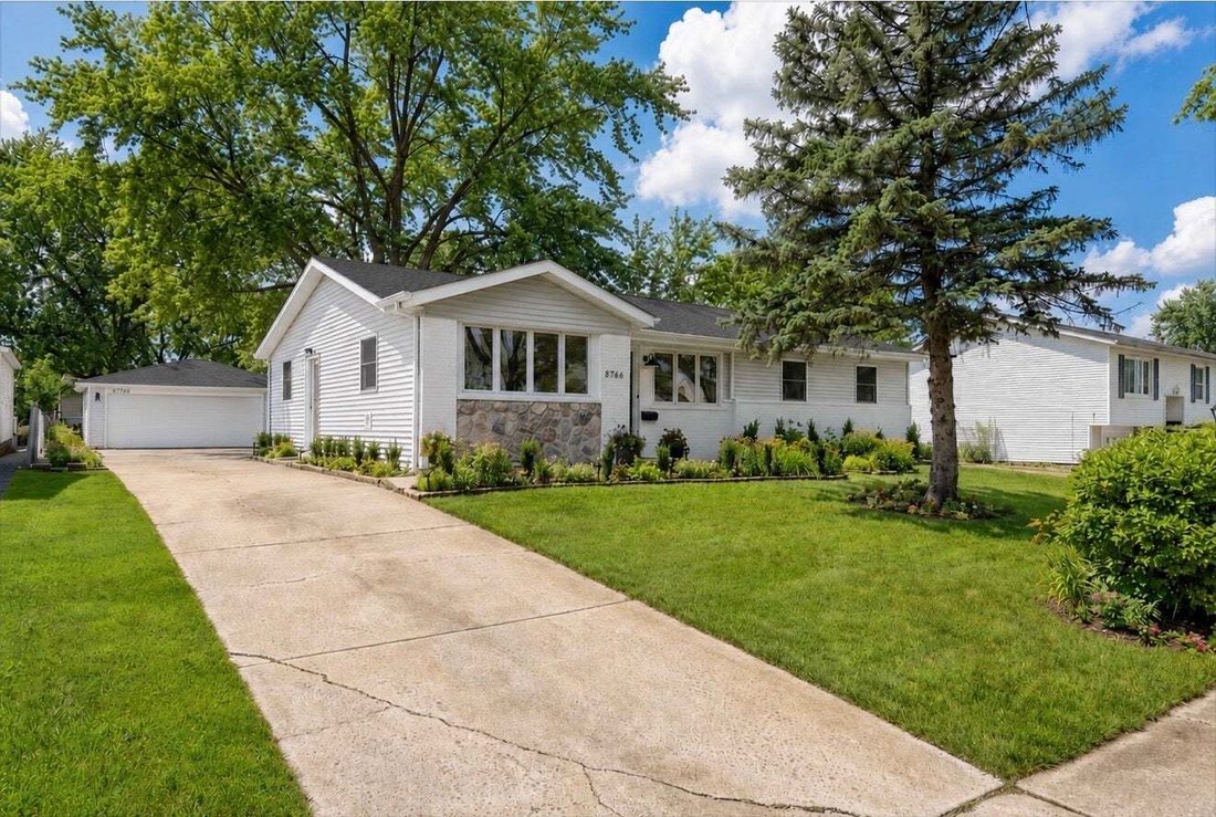 House in Hickory Hills, Illinois, United States 4 - 18625313