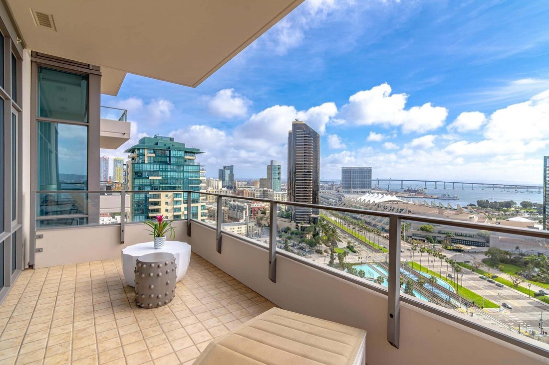 Condo in San Diego, California, United States 5 - 18625090