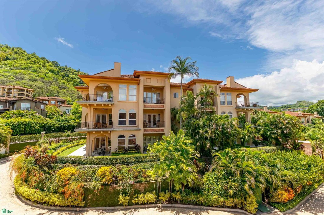 Condo in Playa Herradura, Puntarenas Province, Costa Rica 1 - 18250433