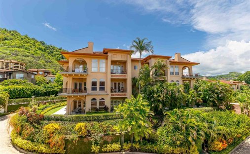 Condo in Playa Herradura, Puntarenas Province, Costa Rica 1