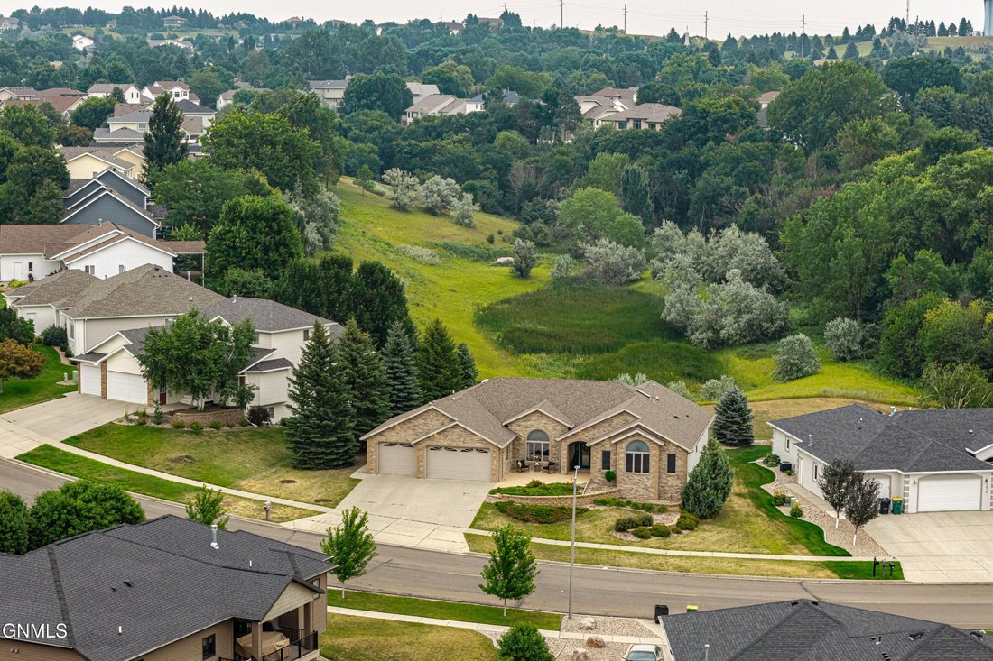 House in Bismarck, North Dakota, United States 2 - 18625424