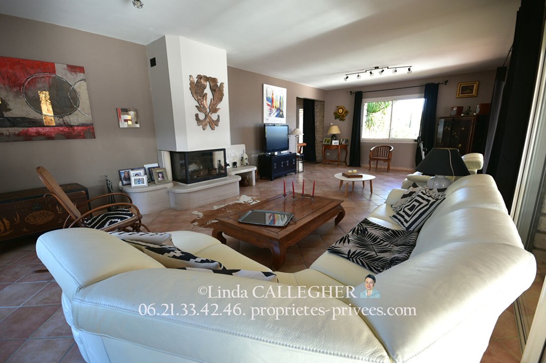 Villa in Uzès, Occitania, France 4 - 18625365