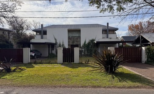 House in Rosario, Santa Fe Province, Argentina 1