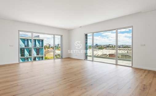 Apartment in Carcavelos e Parede, Lisbon, Portugal 1
