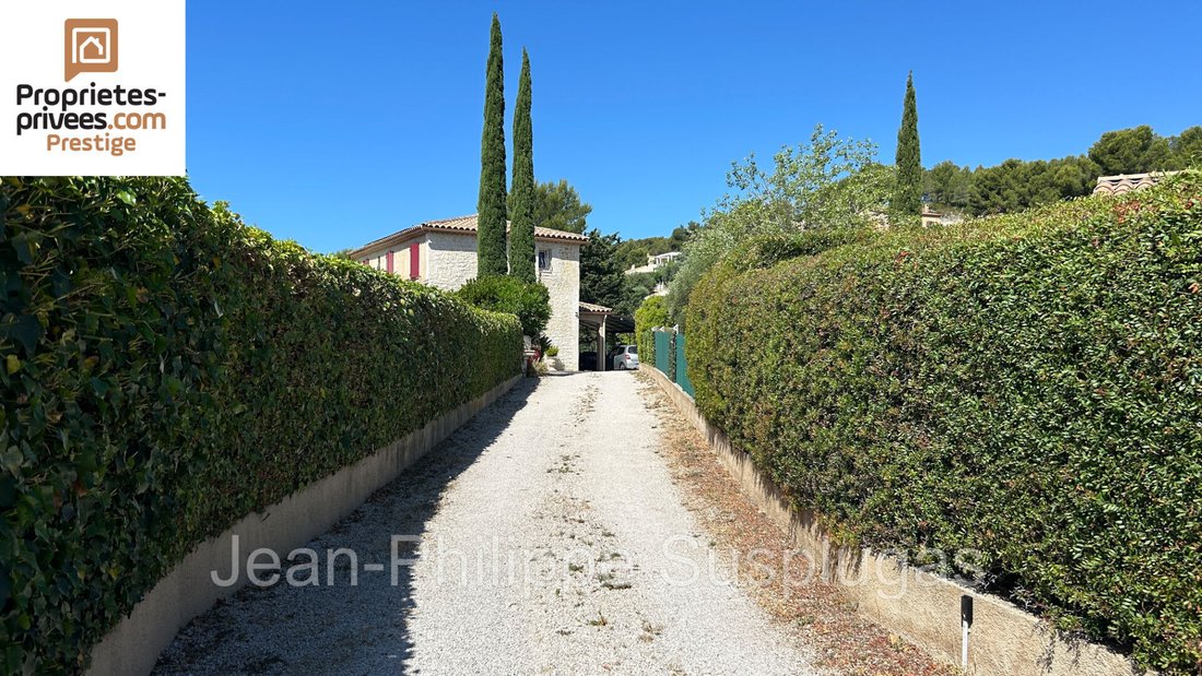 Villa in La Cadiere-d'Azur, Provence-Alpes-Côte d'Azur, France 1 - 18625379