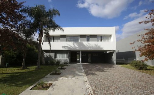 House in Juan María Gutiérrez, Buenos Aires Province, Argentina 1