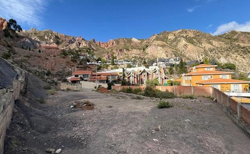 Land in La Paz, La Paz Department, Bolivia 1