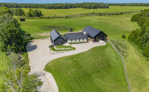 House in Puslinch, Ontario, Canada 1