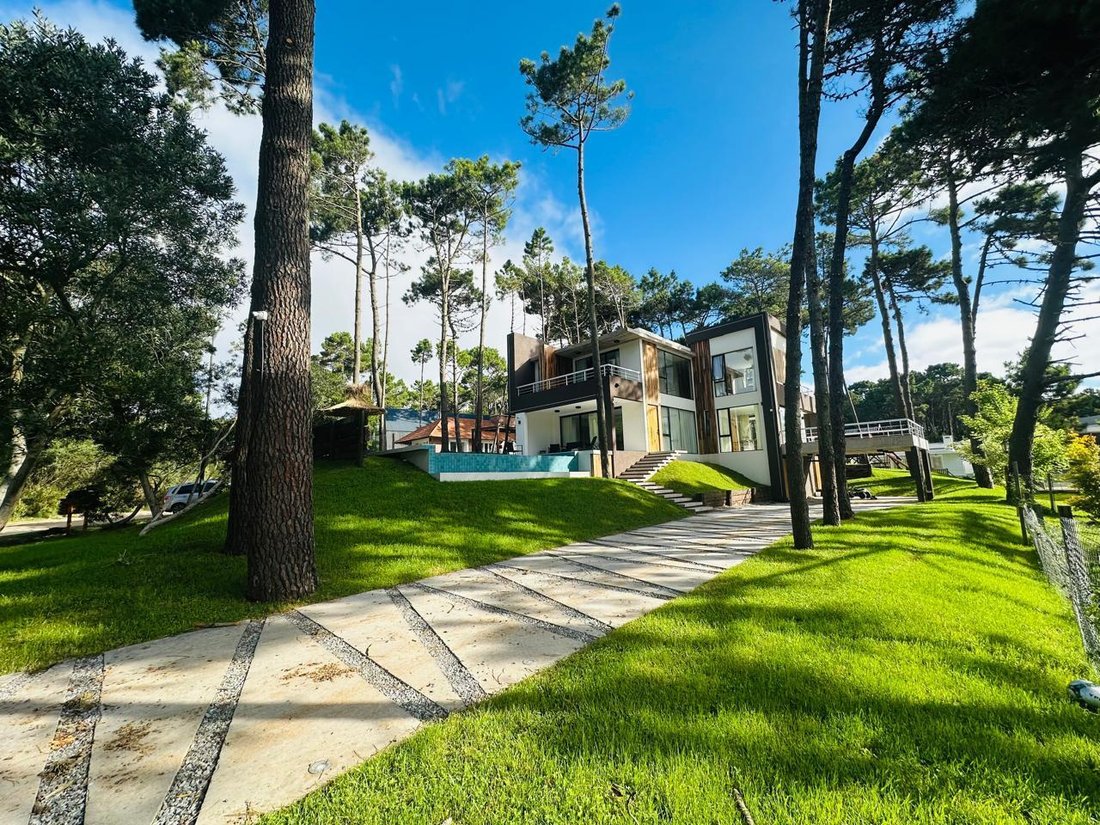 House in Pinamar, Buenos Aires Province, Argentina 1 - 18627119