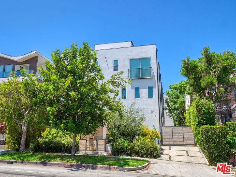 Los Angeles, California, United States 4 - 18629364
