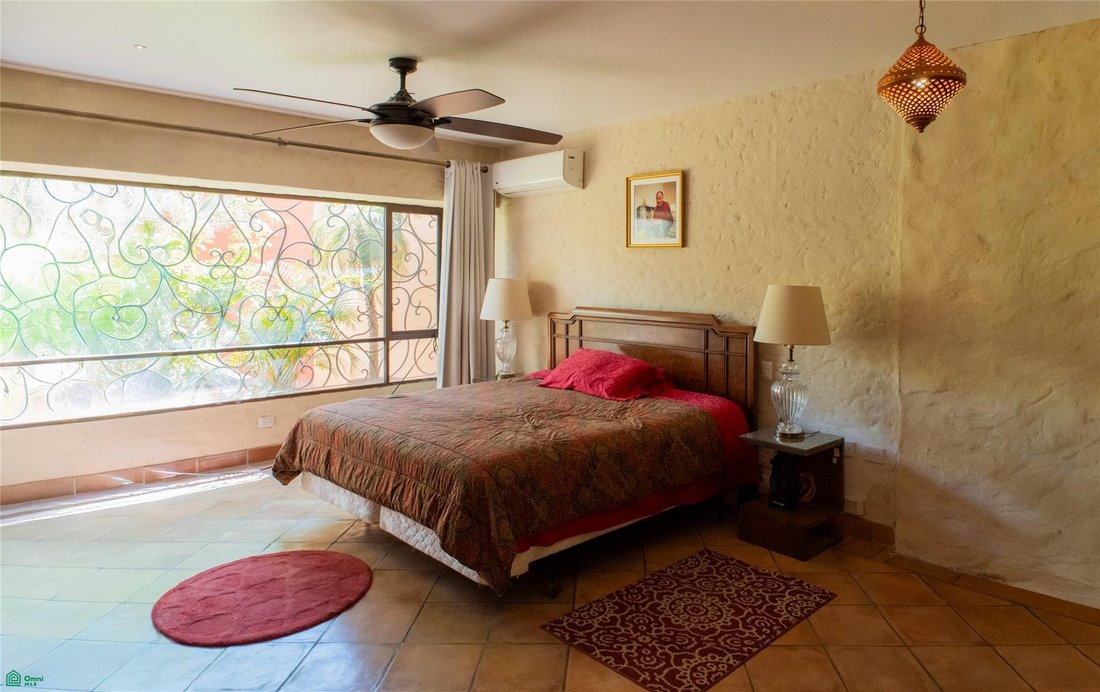 House in Presita Guadalupe, Guanajuato, Mexico 3 - 17093344