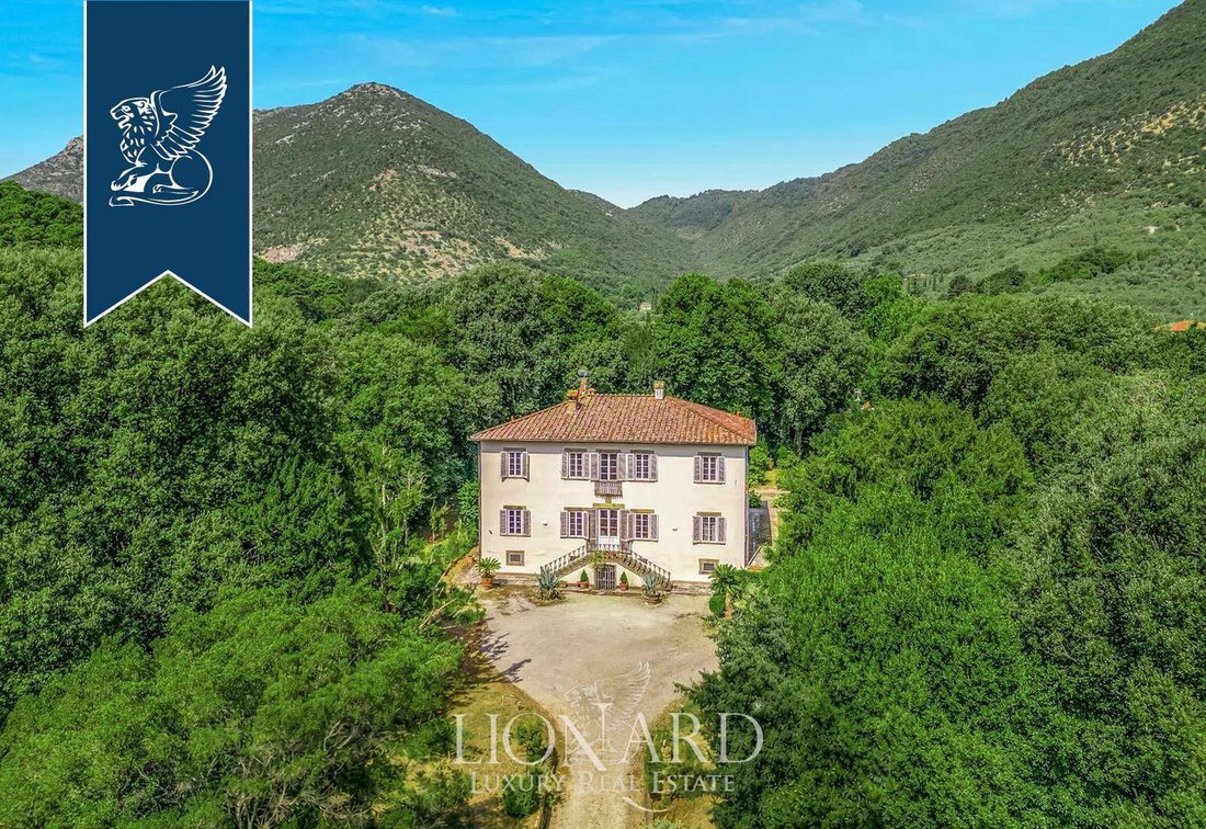Villa in Saint Mary del Giudice - San Lorenzo a Vaccoli, Lucca, Tuscany 2 - 10918170