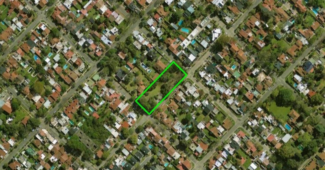 Land in Hurlingham, Buenos Aires Province, Argentina 1 - 18627295