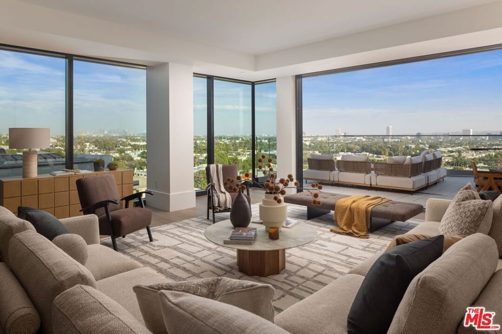 Condo in Los Angeles, California, United States 1 - 18629339