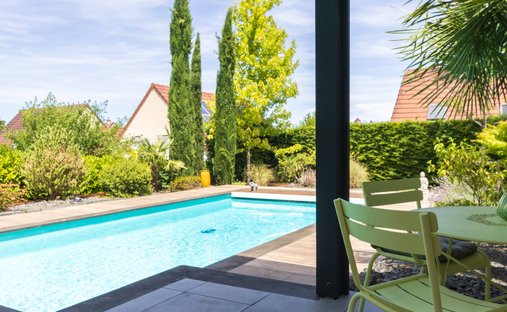 House in Mail-Canzio-Jouvet, Talant, France 1