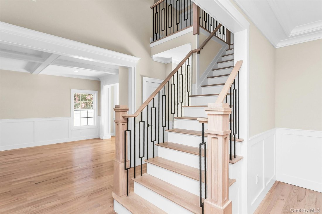 House in Syosset, New York, United States 4 - 17966980
