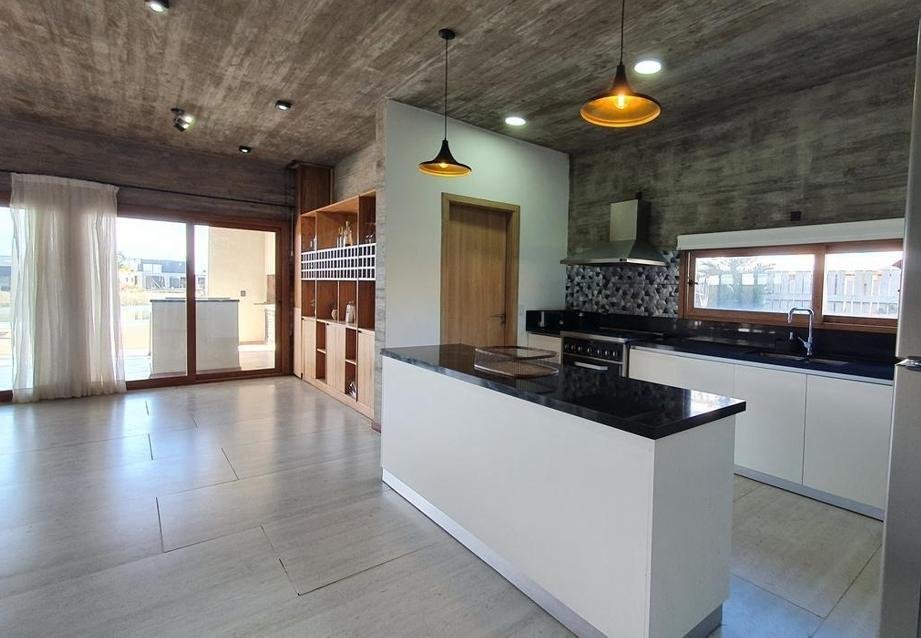 House in Pinamar, Buenos Aires Province, Argentina 3 - 18627041