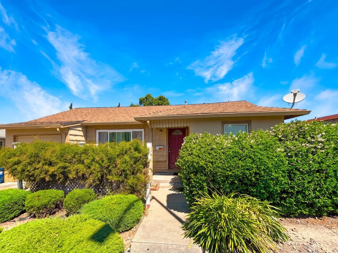 Castro Valley, California, United States 3 - 18629487
