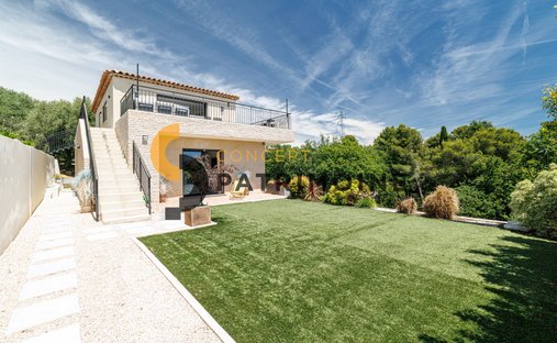 House in Nord, La Gaude, France 1