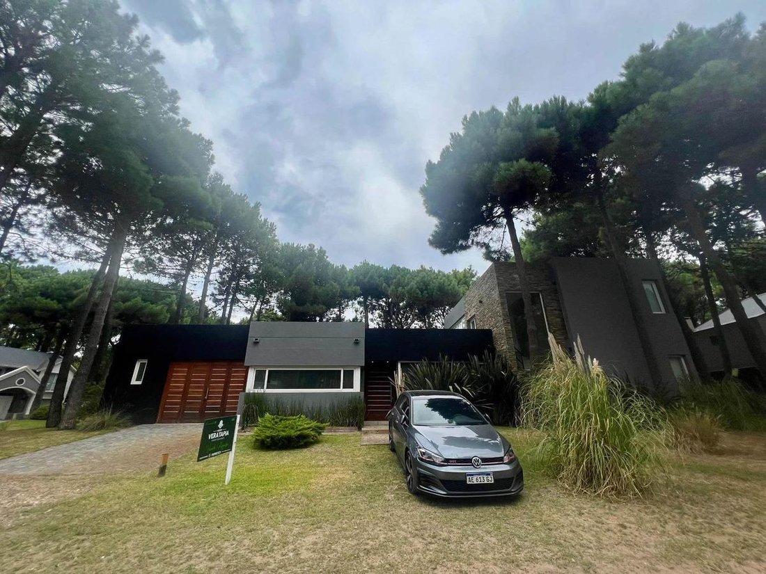 House in Pinamar, Buenos Aires Province, Argentina 1 - 18626977