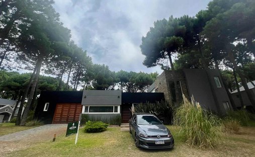 Casa en Pinamar, Provincia de Buenos Aires, Argentina 1