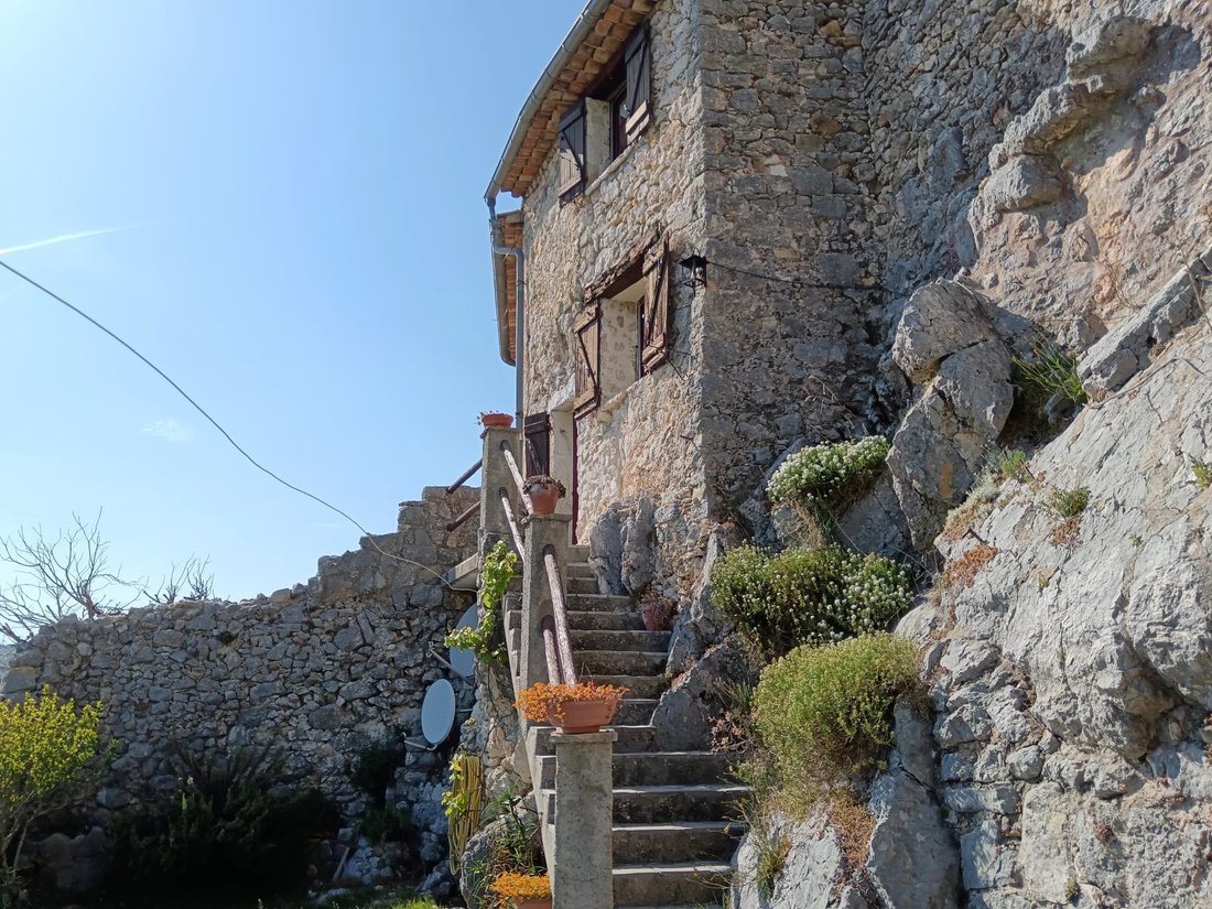 House in Coursegoules, Provence-Alpes-Côte d'Azur, France 4 - 18627273