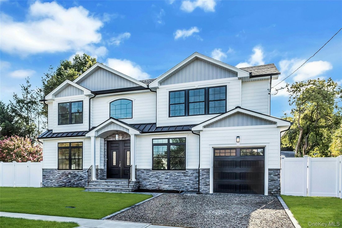 House in Syosset, New York, United States 2 - 17966980