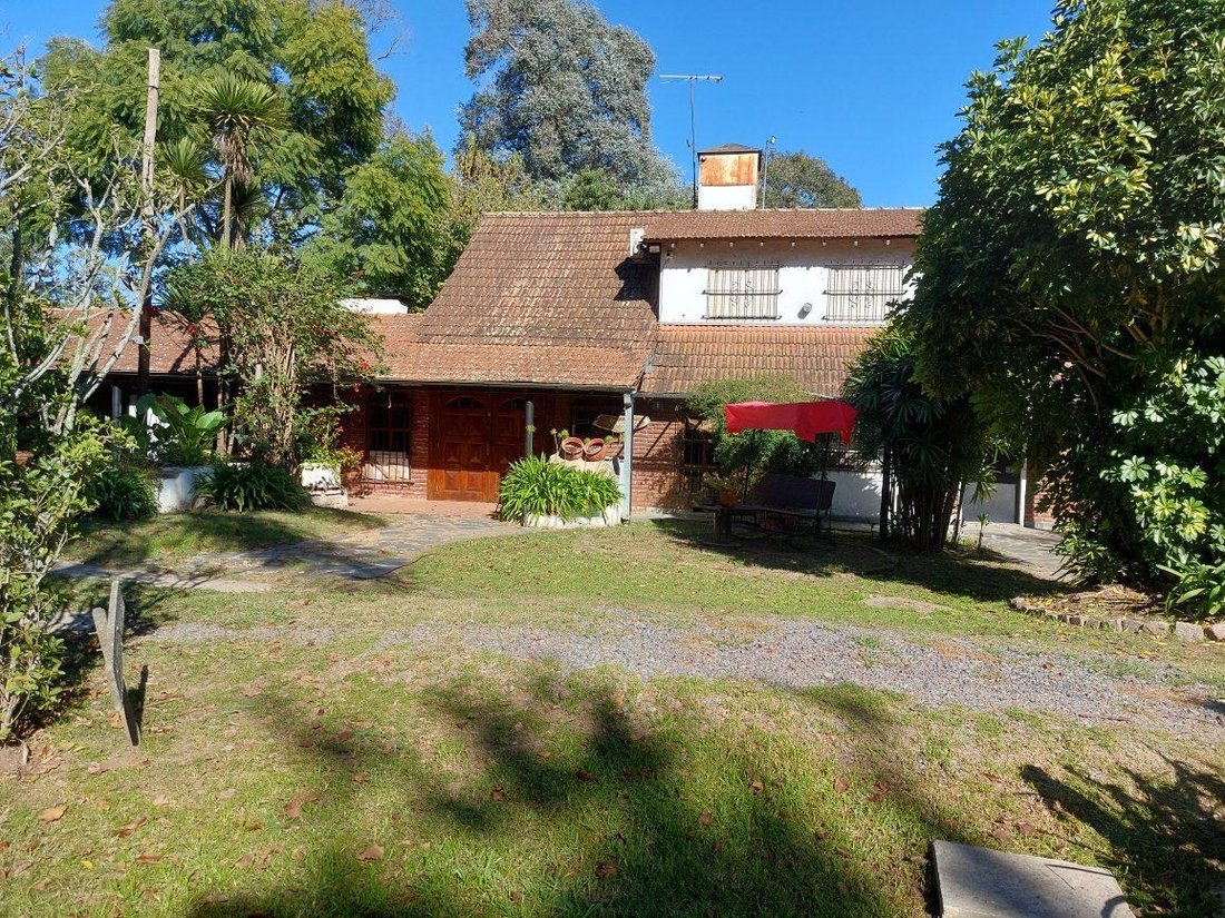 House in Loma Verde, Buenos Aires Province, Argentina 1 - 18627013