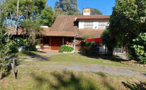 House in Loma Verde, Buenos Aires Province, Argentina 1