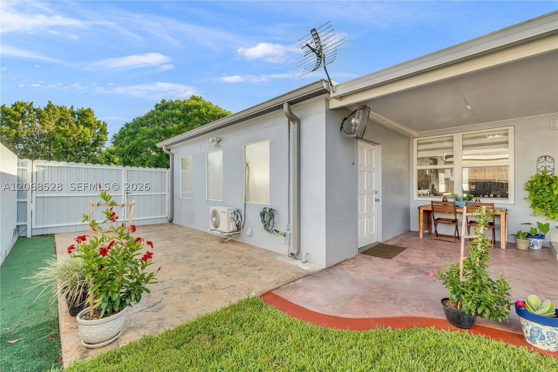 House in Miami, Florida, United States 5 - 18628390