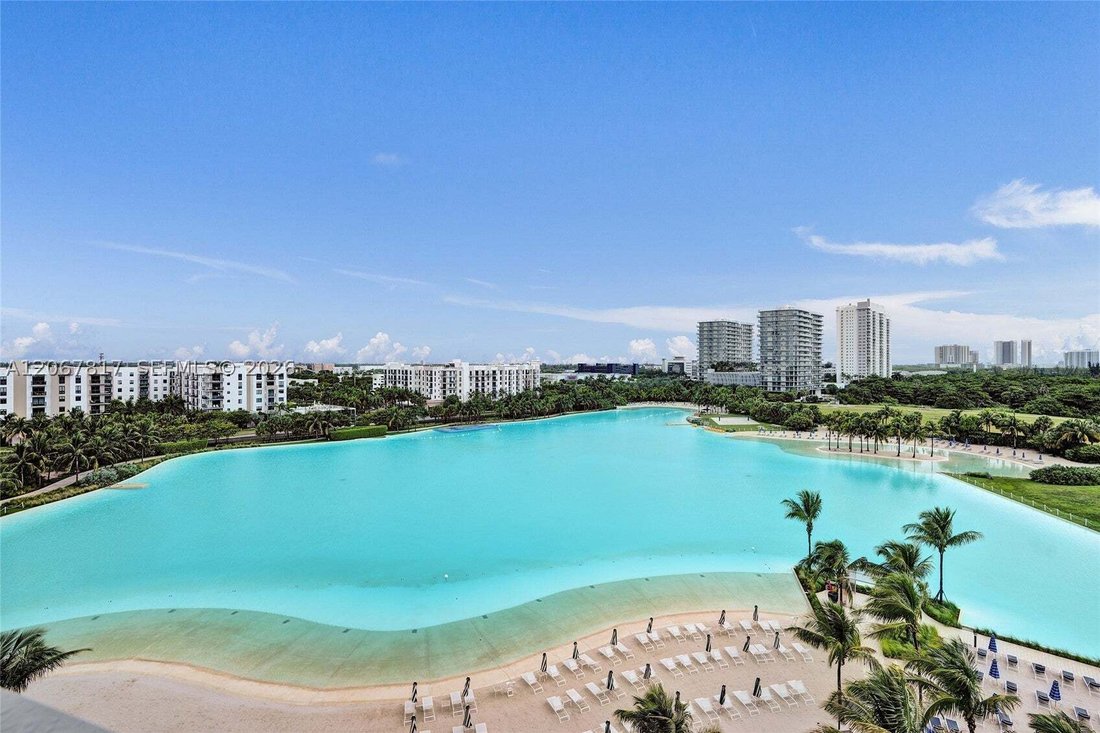 Condo in North Miami Beach, Florida, United States 5 - 18628349