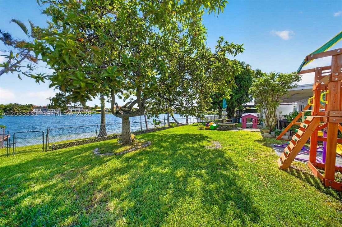 House in Hialeah, Florida, United States 2 - 18628363