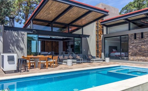 House in Valle de Bravo, State of Mexico, Mexico 1