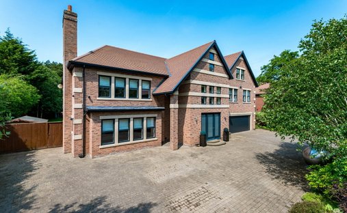 House in Freshfield, Formby, England 1