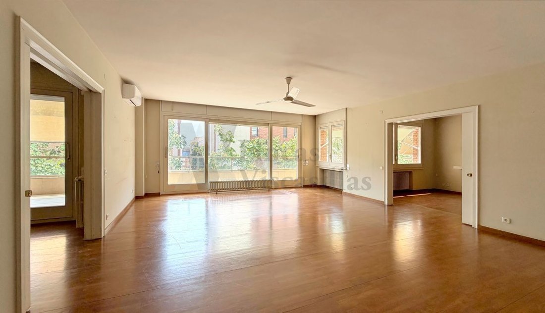 Apartment in Sarrià-Sant Gervasi, Barcelona, Spain 1 - 18626557