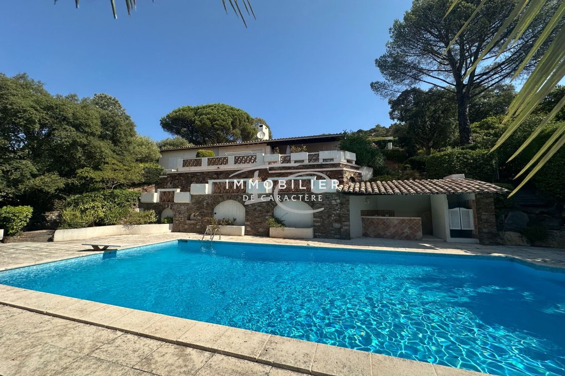 Villa in Sud, Cavalaire-sur-Mer, France 2 - 18626797