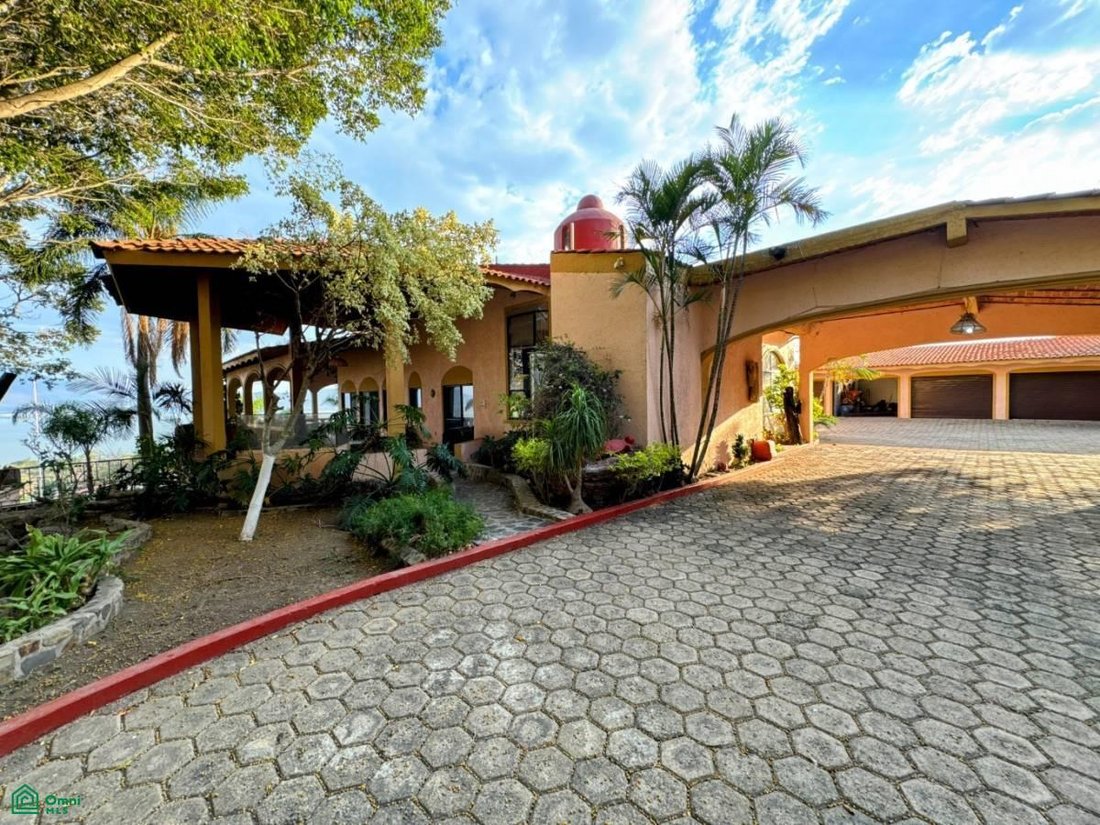 Townhouse in Chantepec, Jalisco, Mexico 1 - 17729088