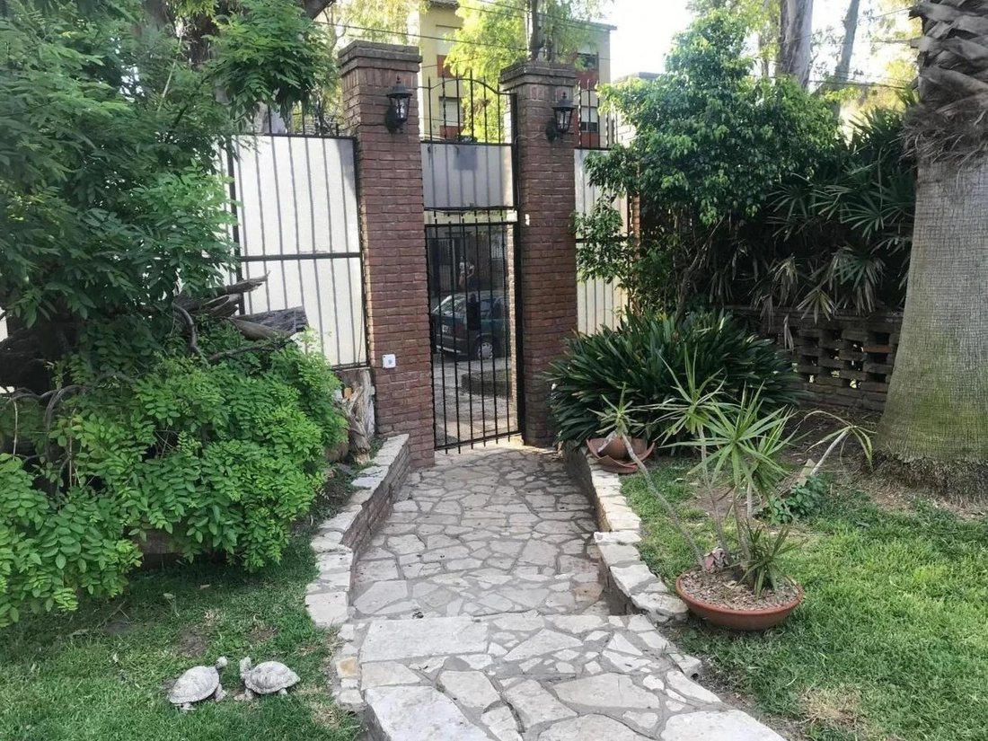 House in Ciudad Jardín Lomas del Palomar, Buenos Aires Province, Argentina 5 - 18627160