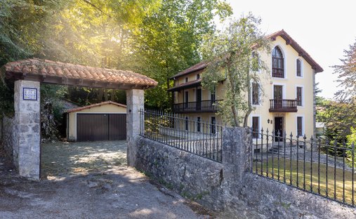House in La Cavada, Riotuerto, Cantabria 1