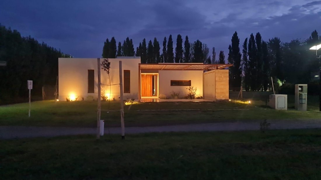 House in Neuquen, Neuquen, Argentina 1 - 18627635
