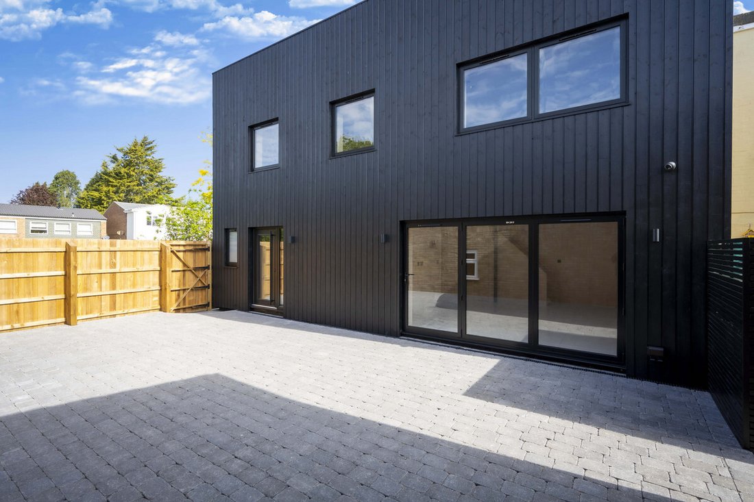 House in Braintree, England 1 - 18630115