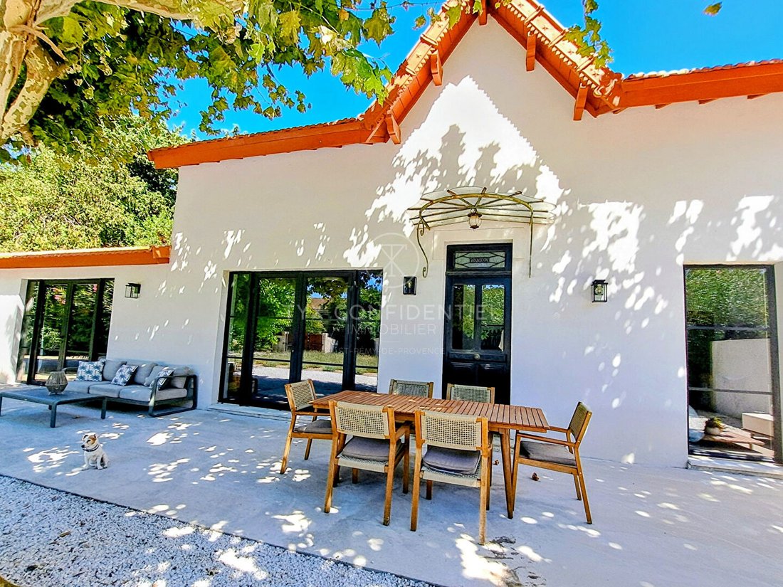 Villa in Maillane, Provence-Alpes-Côte d'Azur, France 1 - 18630258