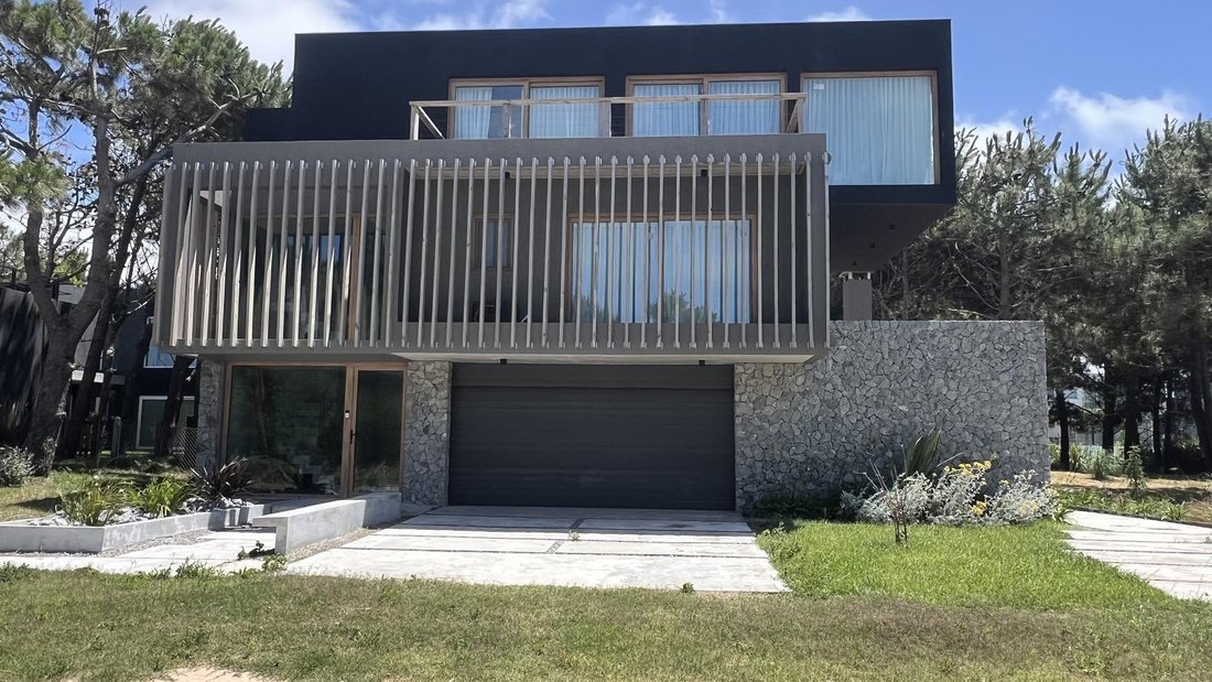 House in Pinamar, Buenos Aires Province, Argentina 1 - 18626089