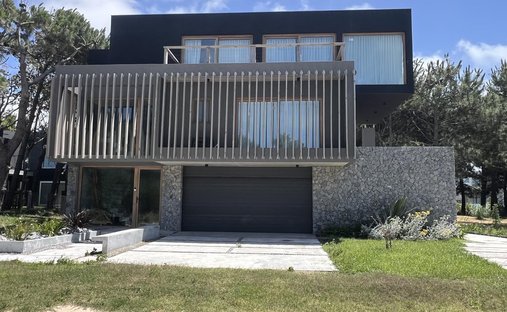 House in Pinamar, Buenos Aires Province, Argentina 1