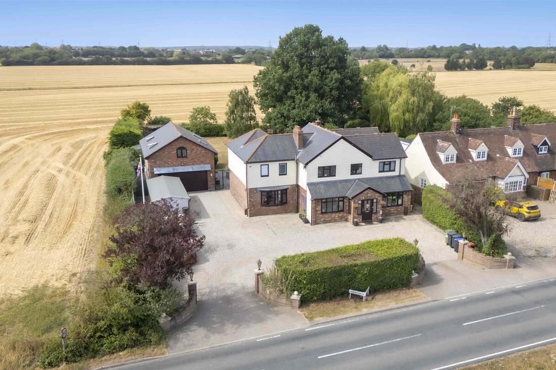 House in Braintree, England 1 - 18630118